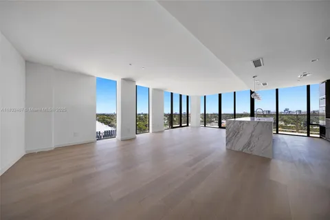 340 W 42 St # 508, Miami Beach FL 33140