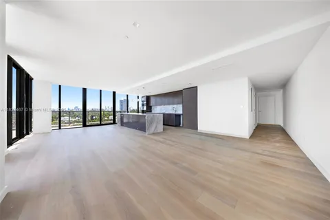 340 W 42 St # 508, Miami Beach FL 33140