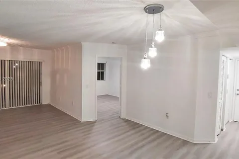 2433 Centergate Dr # 206, Miramar FL 33025