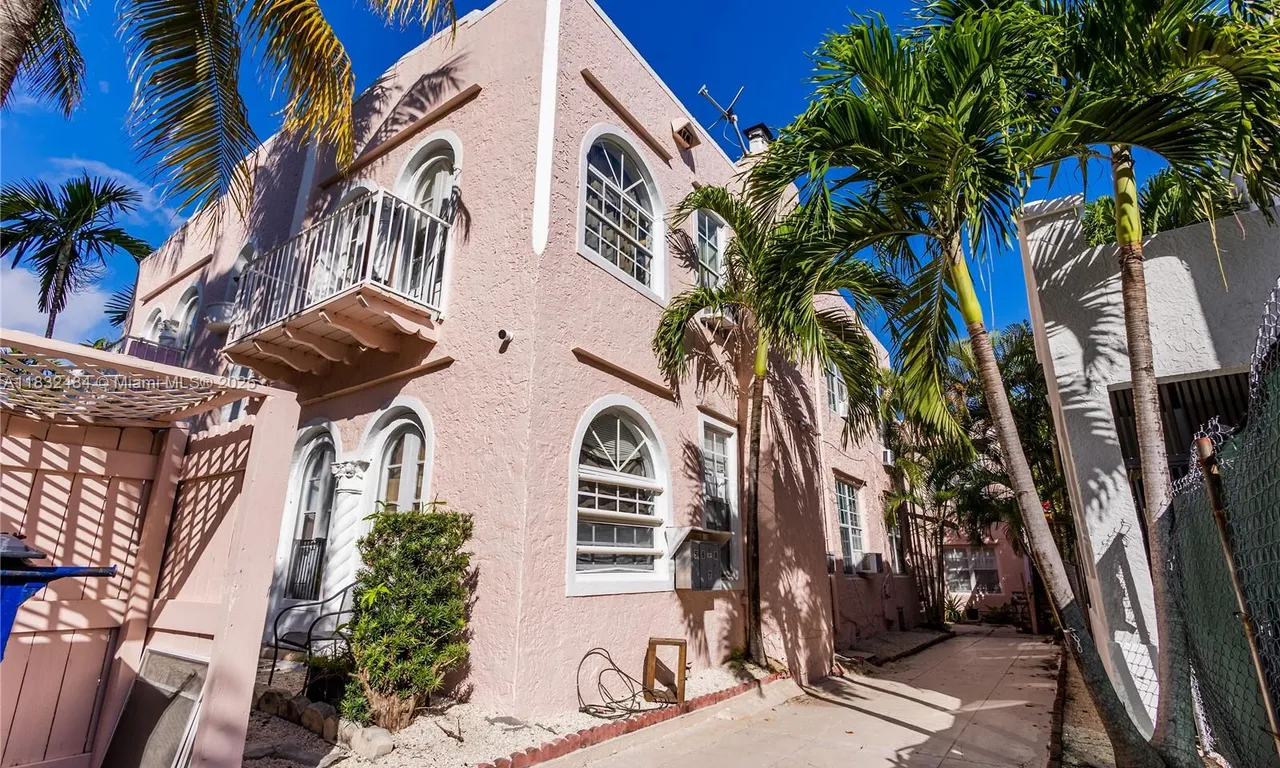 143 NE 43rd St # 1, Miami FL 33137