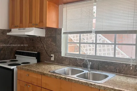 143 NE 43rd St # 1, Miami FL 33137