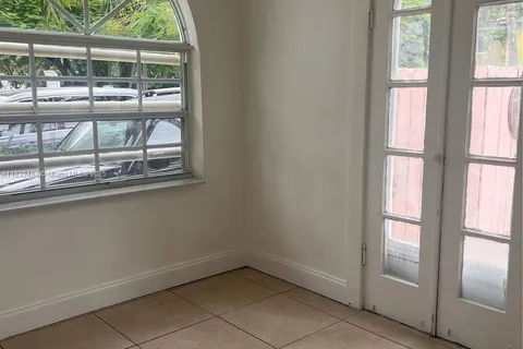 143 NE 43rd St # 1, Miami FL 33137