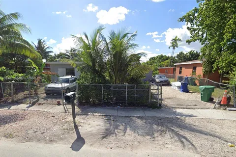334 NW 108th Ter, Miami FL 33168