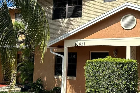 10431 NW 3rd St, Pembroke Pines FL 33026
