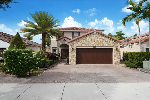 9932 NW 10th St, Miami FL 33172