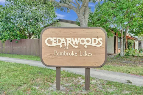 2251 Dogwood Ct, Pembroke Pines FL 33026