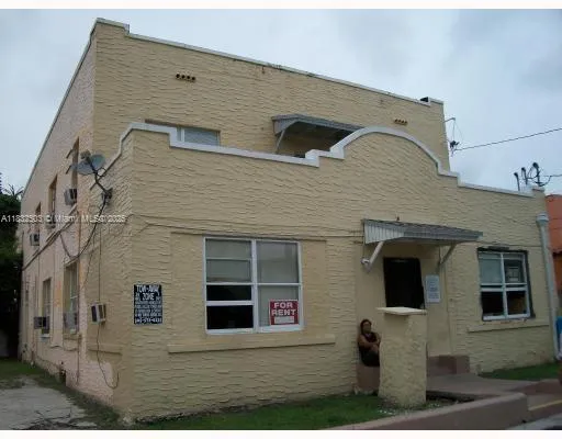 1619 SW 2nd St, Miami FL 33135