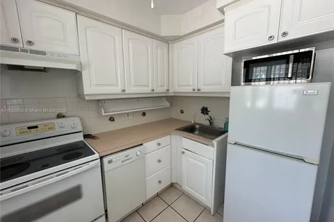90 Isle Of Venice Dr # 9, Fort Lauderdale FL 33301