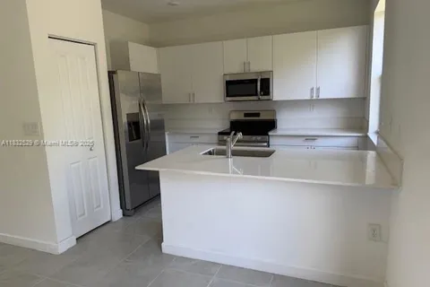 28933 SW 162 COURT # 28933, Homestead FL 33033