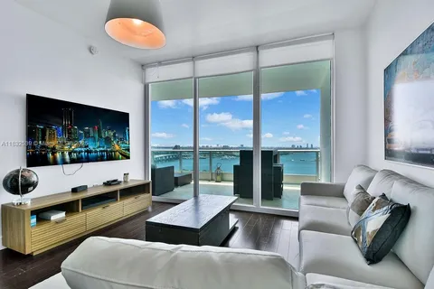 900 Biscayne Blvd # 2507, Miami FL 33132