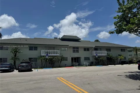 4200 NW 3rd Ct # 325, Plantation FL 33317