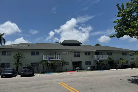 4200 NW 3rd Ct # 325, Plantation FL 33317
