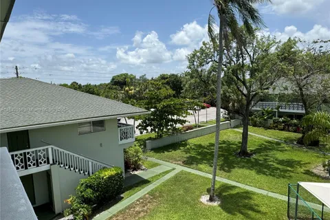 4200 NW 3rd Ct # 325, Plantation FL 33317