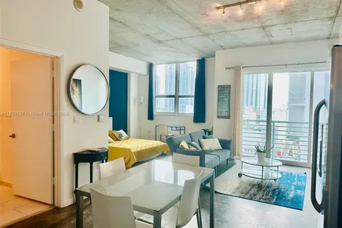 133 NE 2 AV # 1503, Miami FL 33132