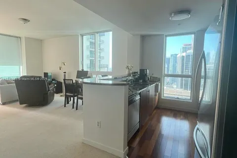 300 S Biscayne Blvd # 3201, Miami FL 33131