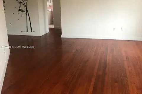 127 Phoenetia Ave # 4, Coral Gables FL 33134