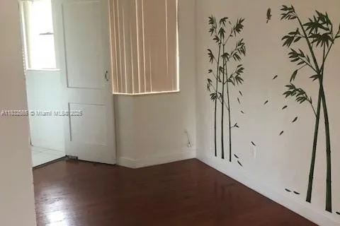 127 Phoenetia Ave # 4, Coral Gables FL 33134