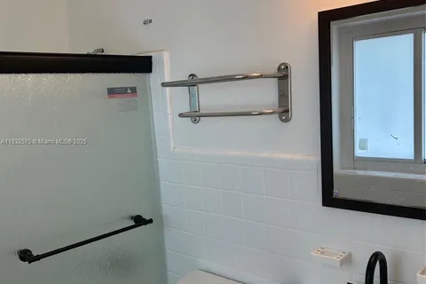 235 80th St # 3, Miami Beach FL 33141