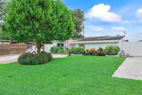 6610 Branch St, Hollywood FL 33024