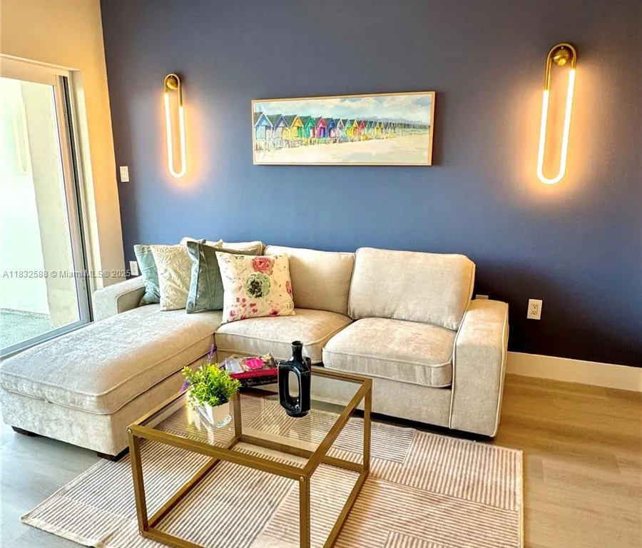 300 Bayview Dr # 1801, Sunny Isles Beach FL 33160