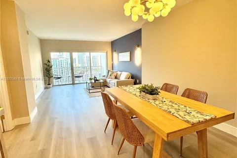 300 Bayview Dr # 1801, Sunny Isles Beach FL 33160