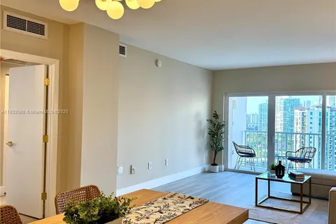 300 Bayview Dr # 1801, Sunny Isles Beach FL 33160