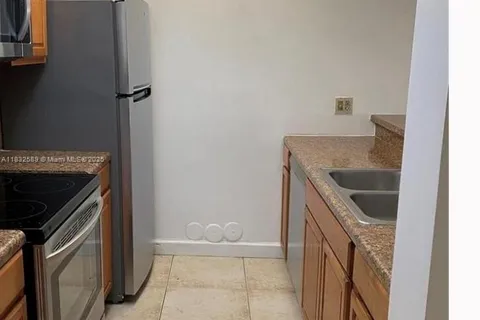 8100 Geneva Ct # 339, Doral FL 33166