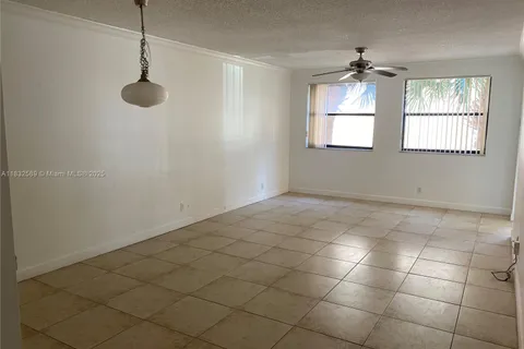 8100 Geneva Ct # 339, Doral FL 33166
