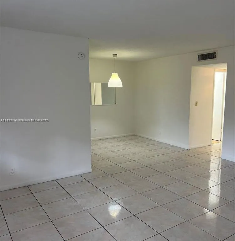 8704 NW 35th St # 208, Coral Springs FL 33065