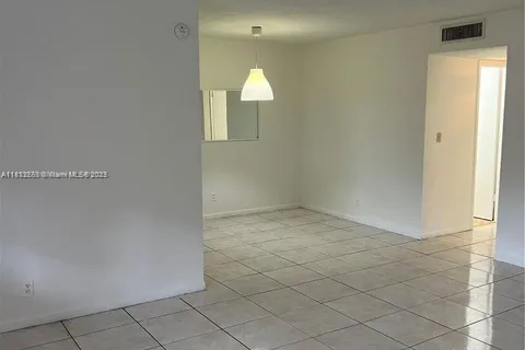 8704 NW 35th St # 208, Coral Springs FL 33065