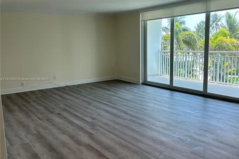 609 Ocean Dr # 3G, Key Biscayne FL 33149