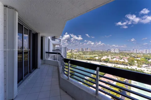 3530 Mystic Pointe Dr # 2207, Aventura FL 33180