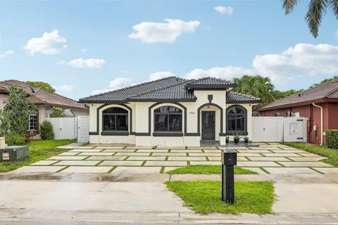 7754 NW 201st Ter, Hialeah FL 33015