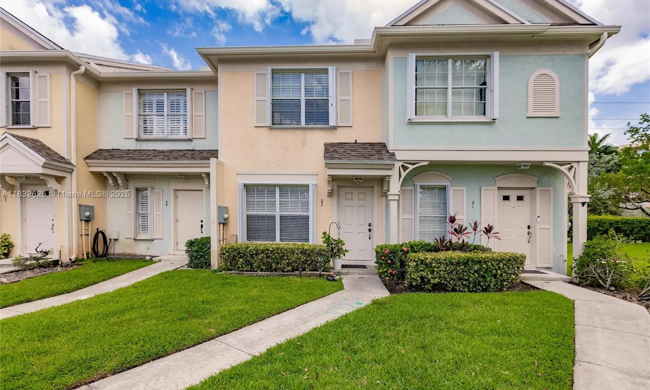 23 Simonton Cir, Weston FL 33326
