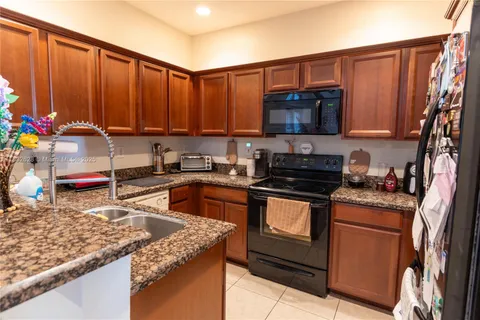 27961 SW 140th Ave, Homestead FL 33032
