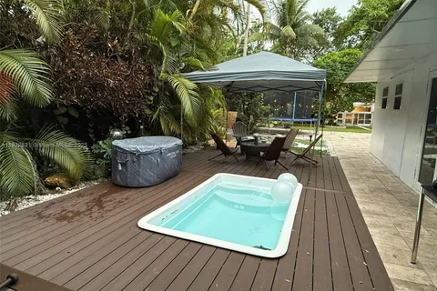 5838 Madison St, Hollywood FL 33023