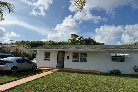141 NE 209th St, Miami Gardens FL 33179