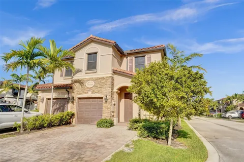 5013 Vulcan Way, Davie FL 33314