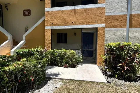 189 Lakeview Dr # 103, Weston FL 33326