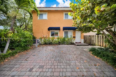 2814 SW 27th Street, Miami FL 33133