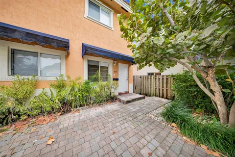 2814 SW 27th Street, Miami FL 33133