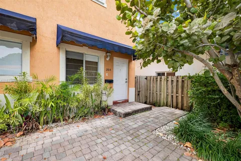 2814 SW 27th Street, Miami FL 33133