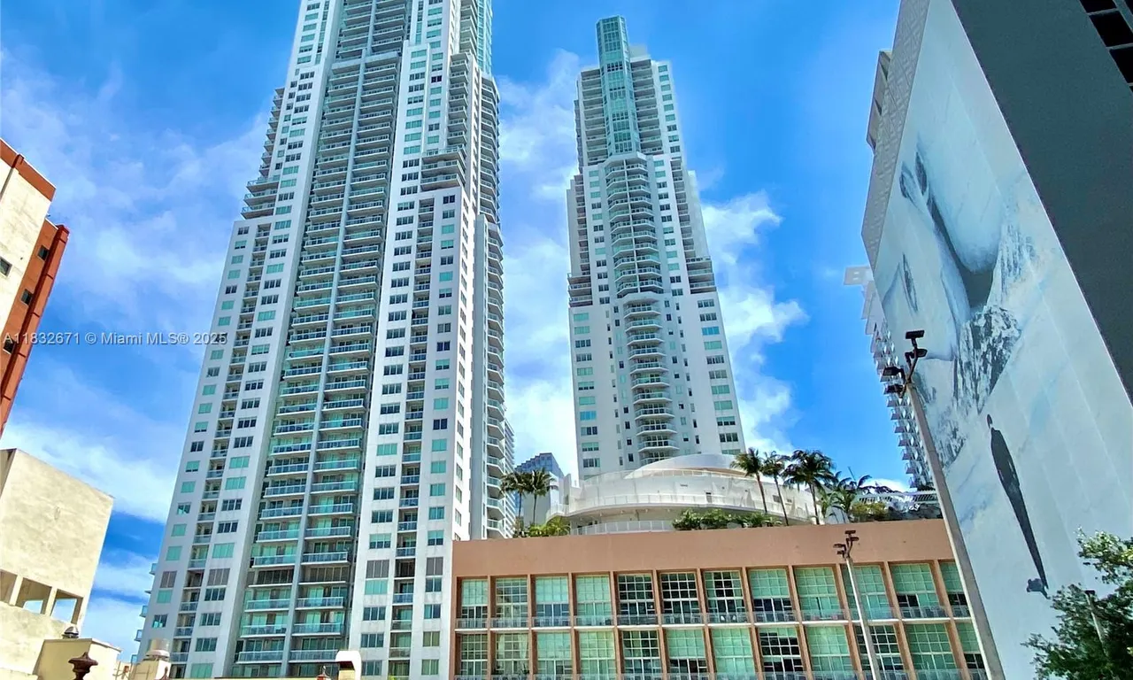 253 NE 2nd St # 1401, Miami FL 33132
