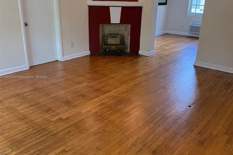 1241 13th St # 4, Miami Beach FL 33139