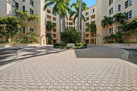 701 Crandon Blvd # 201, Key Biscayne FL 33149