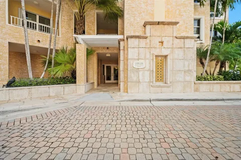 701 Crandon Blvd # 201, Key Biscayne FL 33149