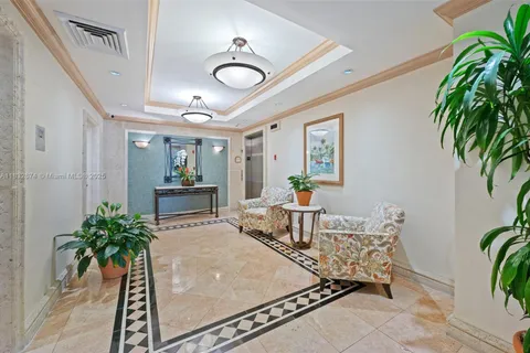 701 Crandon Blvd # 201, Key Biscayne FL 33149