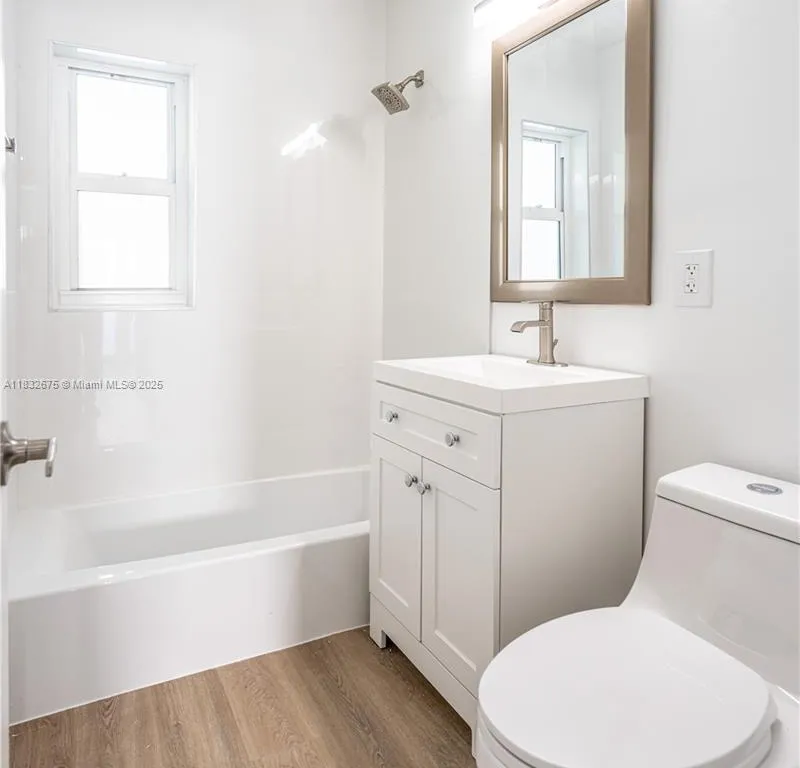 117 S Shore Dr # 8, Miami Beach FL 33141