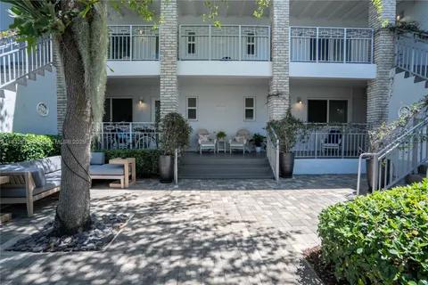 117 S Shore Dr # 8, Miami Beach FL 33141