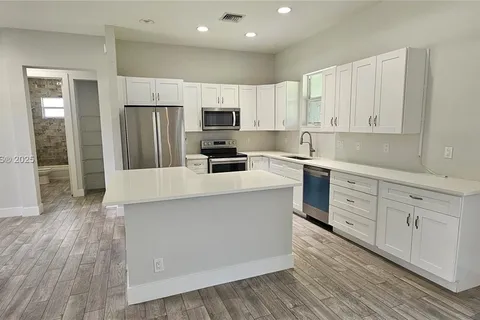 17186 N 84th CT, Loxahatchee FL 33470